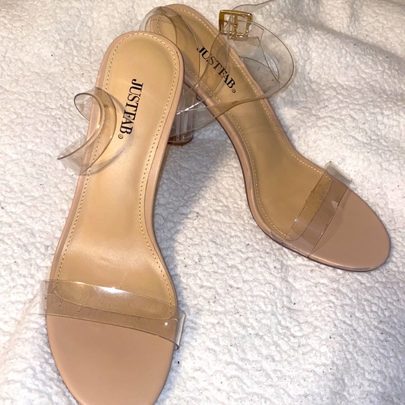 JustFab Shoes - NWOT Nude Heels